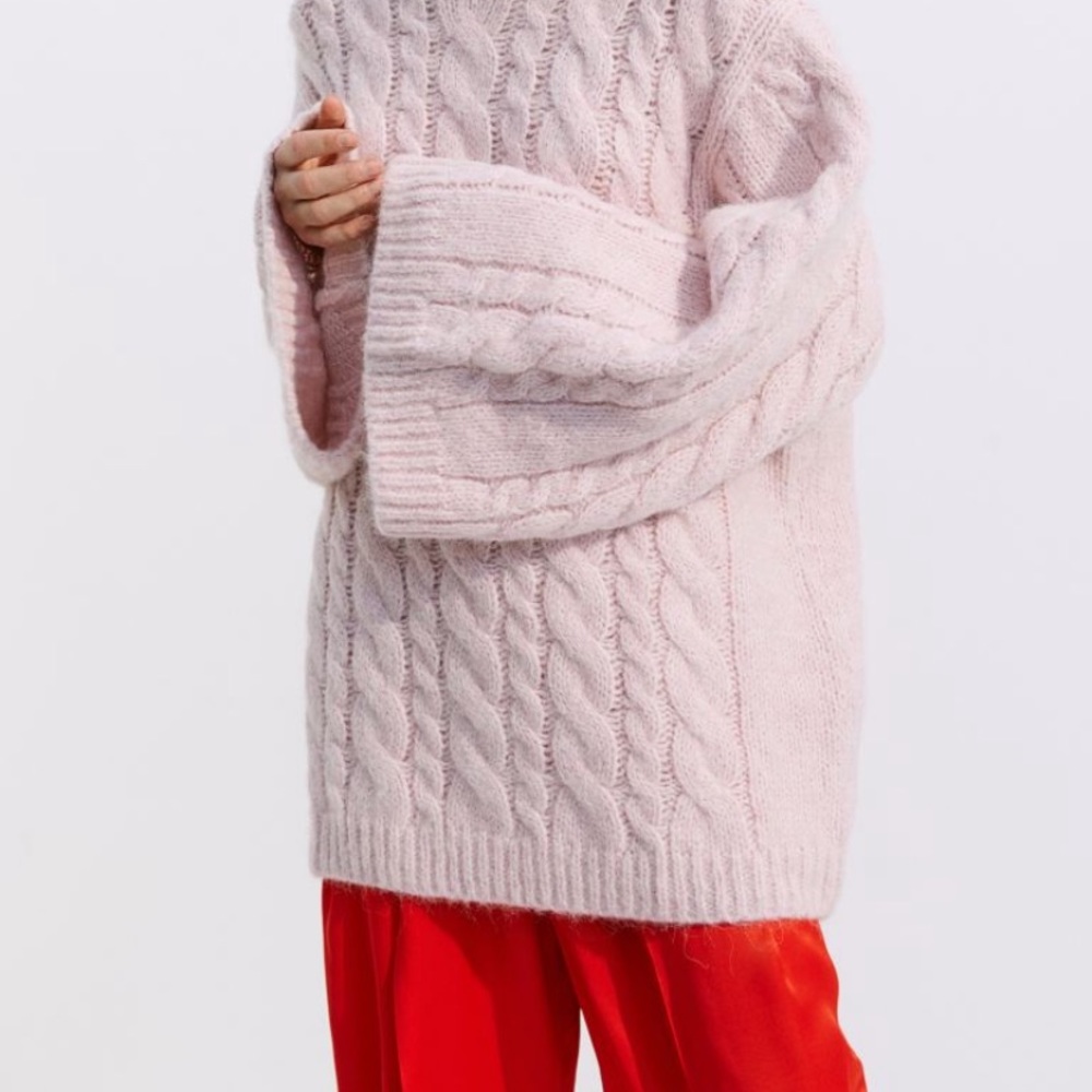 ISO: H&M wool blend cable knits! - Picture 3 of 3